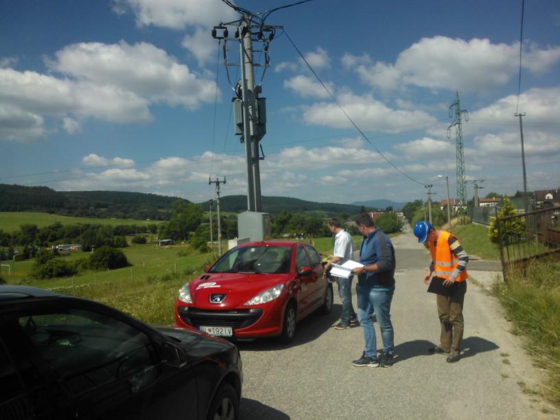 Fotogaléria Rekonštrukcia elektrickej siete a výmena elektricých stĺpov v miestnej časti Chrenovec (4) Rekonštrukcia elektrickej siete a výmena elektricých stĺpov v miestnej časti Chrenovec