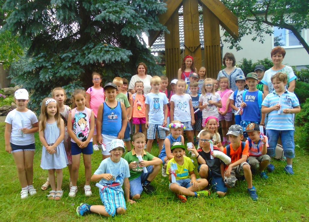 Fotogaléria Pasovanie prvákov do stavu čitateľského 21.06.2018 (14) Pasovanie prvákov do stavu čitateľského 21.06.2018